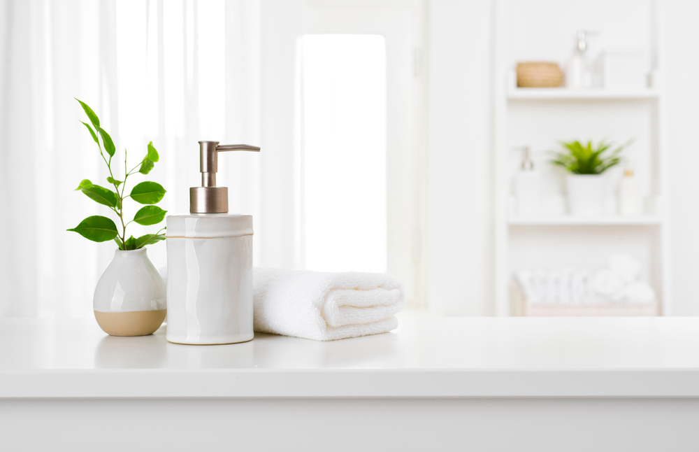 9 Essential Bathroom Cleaning Tips