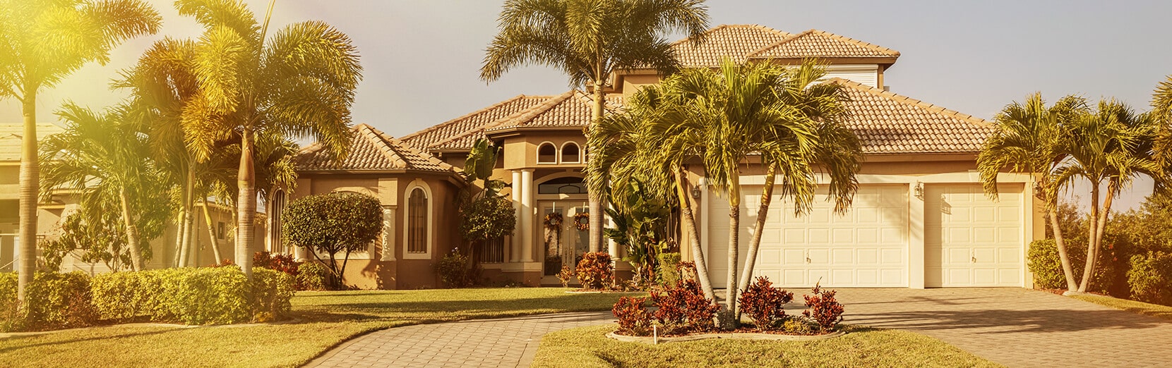 Expert Royal Palm Estates House Cleaners & Home Disinfection Services background
