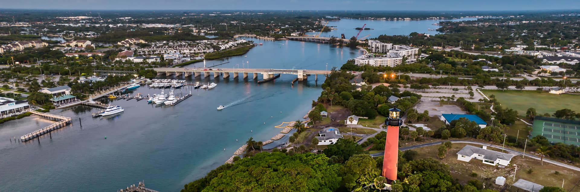 Feelgood House & Apartment Cleaning Services in Jupiter Inlet Colony Town, FL background